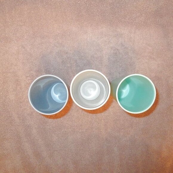 Vintage SET OF 3 Tupperware STACKING Bell TUMBLERS 12 oz COUNTRY PASTELS #1348 - Picture 4 of 8